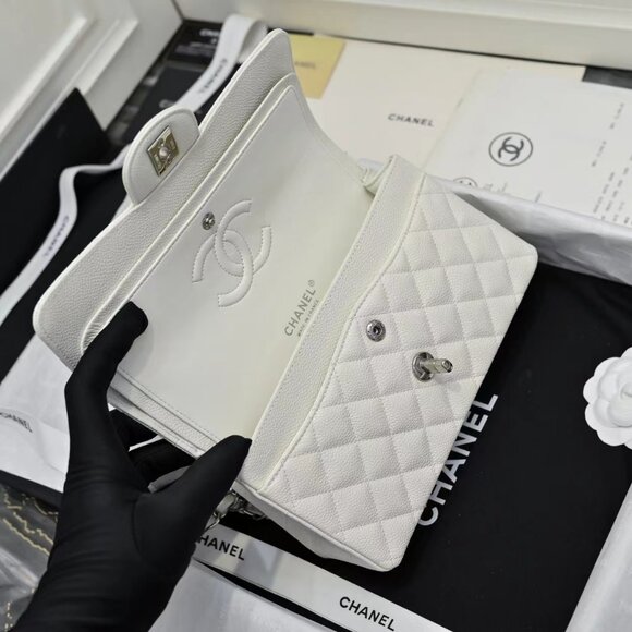 CHANEL Classic Flap Bag CF Bag Like New - Picture 4 of 9